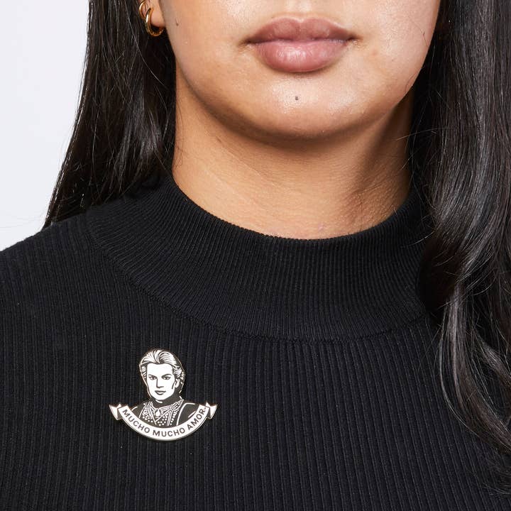 Walter Mercado - Wholesale Lapel Pin/Button - MUCHO MUCHO AMOR ENAMEL PIN2