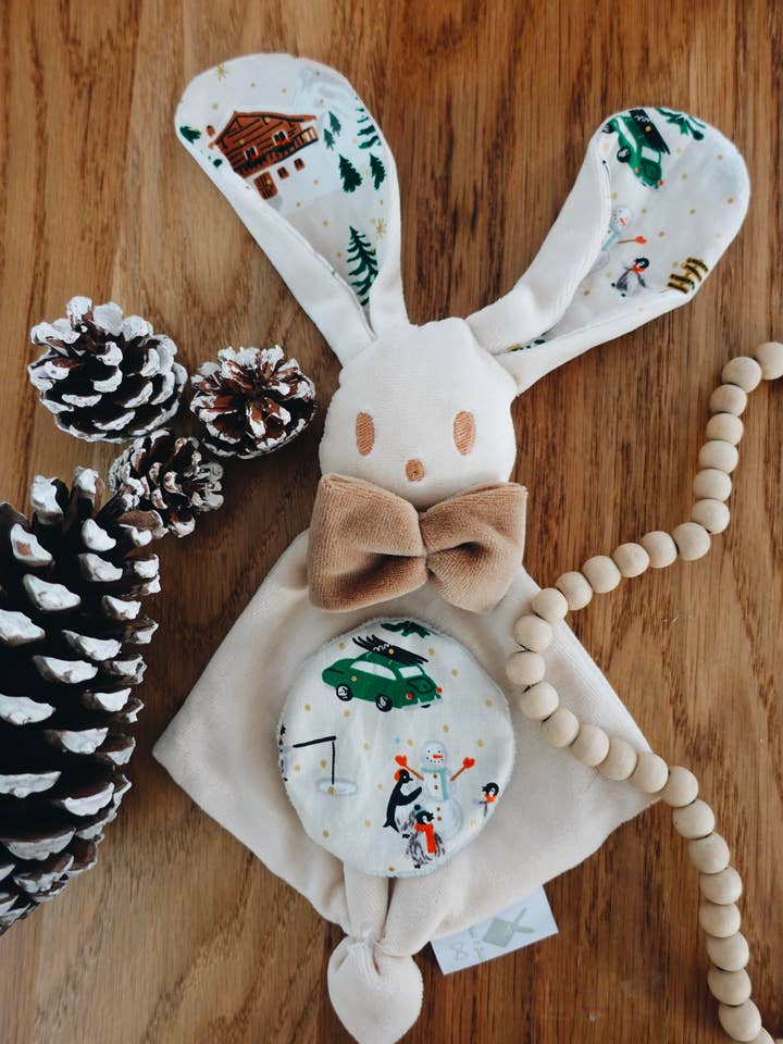 PROTÓTIPO - Bebé Doudou Veludo - Aldeia dos Pinguins por atacado de Louis & Jules Stambouli Conseil