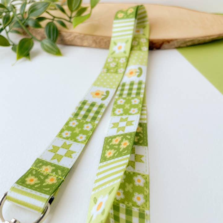 Laurel Mae Art – wholesale Lanyard – Women’s – Green Daisy Blanket - Lanyard5