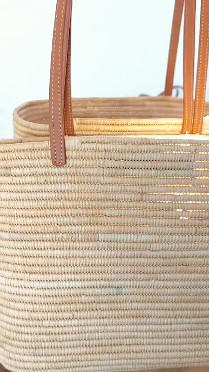 MARRAKECH METACRAFT LTD - Wholesale Tote Bag - Women's - Small Raffia Basket with Leather Handles3