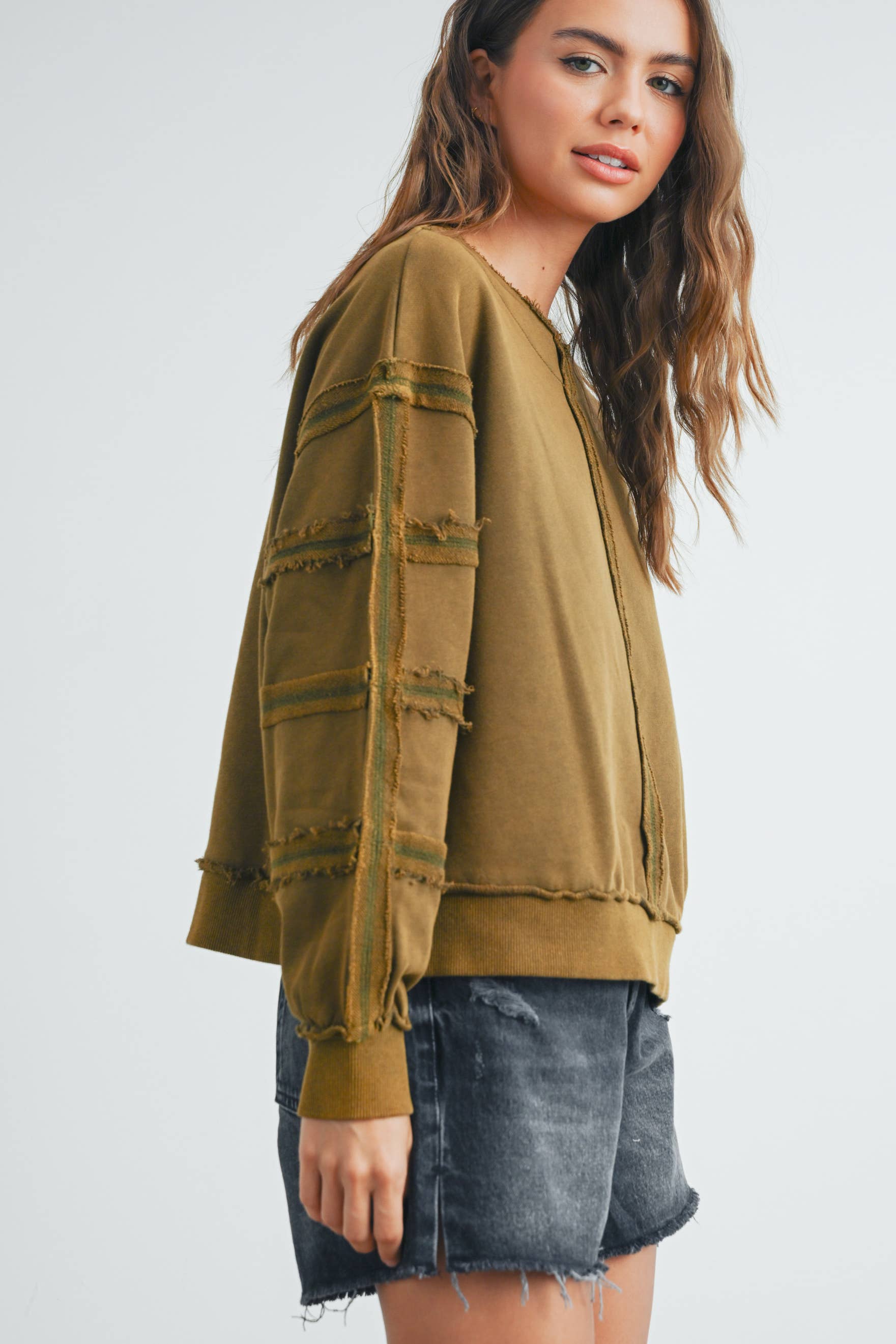 BUTTERMELON - Wholesale Sweatshirt - Women's - Washed French Terry Round Neck Pullover - BMT73016