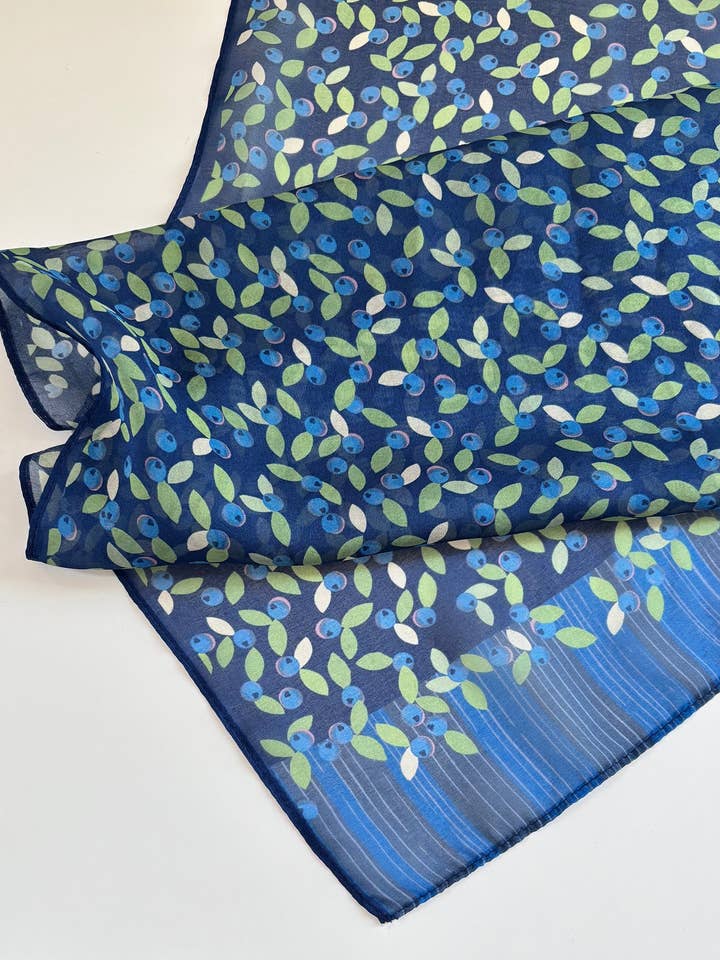 Écharpes en mousseline de soie pour la vente par Eva-Lea Design Studio