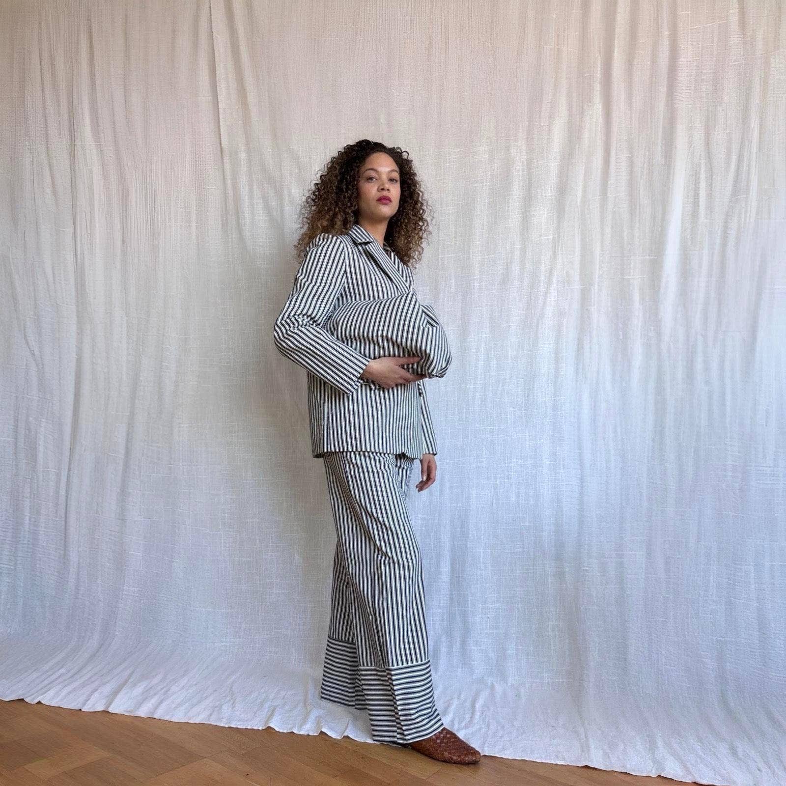 London Atelier Byproduct – wholesale Suit set – Women′s – Black White Striped Blazer Trousers Corset And Tote Bag Four Piece Set4