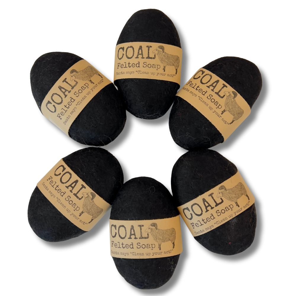 Twisted Purl LLC - Vente Pains de savon - Savon feutré CHARBON Bas de Noël Cadeau de Noël4