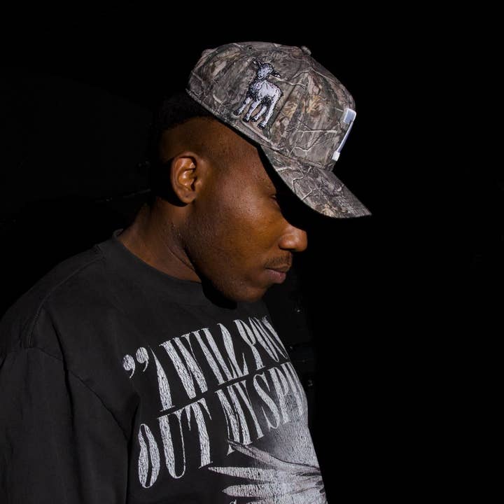 Malta Apparel LLC – Engroshandel Baseballkasket - Unisex – ‘7’ Premium SnapBack (Struktureret) - Malta Woodland Camo8