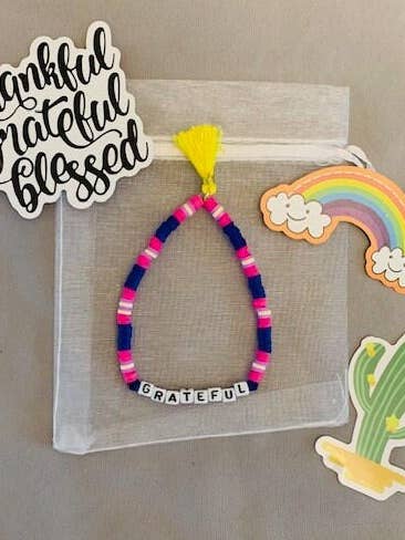 Bracelet en perles Grateful pour la vente par Whitney & Willow Collection