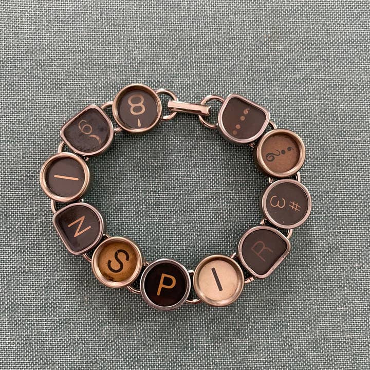 Bracciale Inspire Typewriter per la vendita all'ingrosso da parte di Joy Sparks Designs