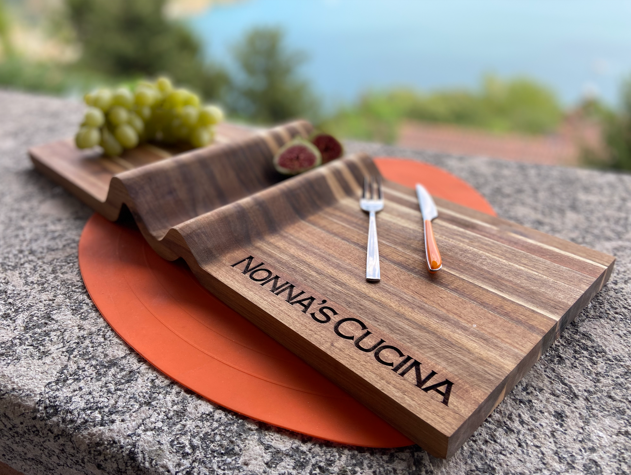 Bespoke & Oak Co. - Venta al por mayor Tablas de quesos - Tabla grande para quesos con diseño de onda - Tabla para charcutería4