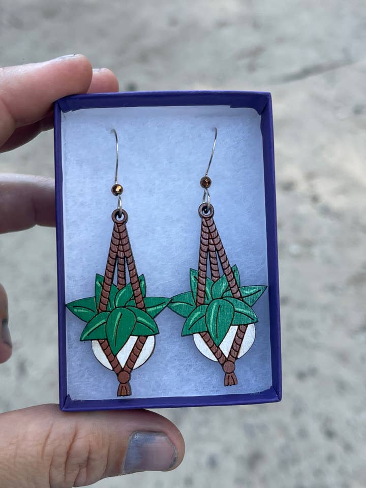 Houten planten oorbellen voor wholesale door Violet Lotus