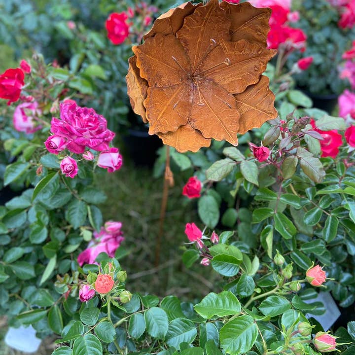 Marissa's Gifts – wholesale Garden/lawn stake – Tulip Metal garden flower 120cm1