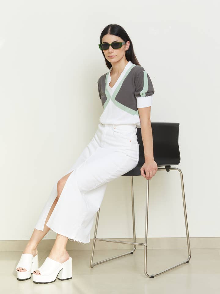 V-Neck Half Sleeve Knit in 100% Cotton - RITA for wholesale by TENNÉ