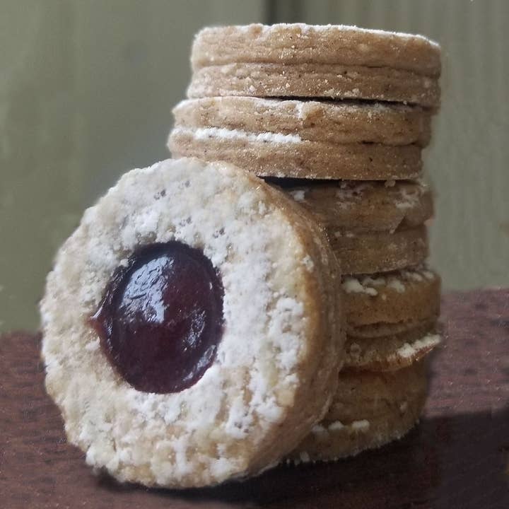Crumble+Melt delivered - Wholesale Cookie - Raspberry Hazelnut LInzer0
