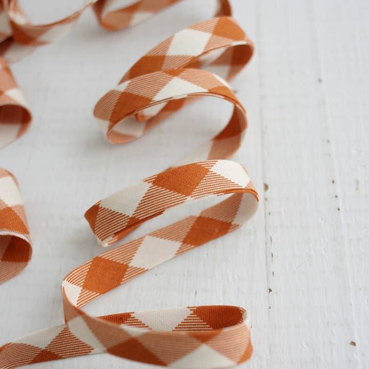 Bessie Pearl Binding Co – wholesale Craft supplies – 1/2" Double Fold Bias Binding - Pecan Gingham 100% Cotton1
