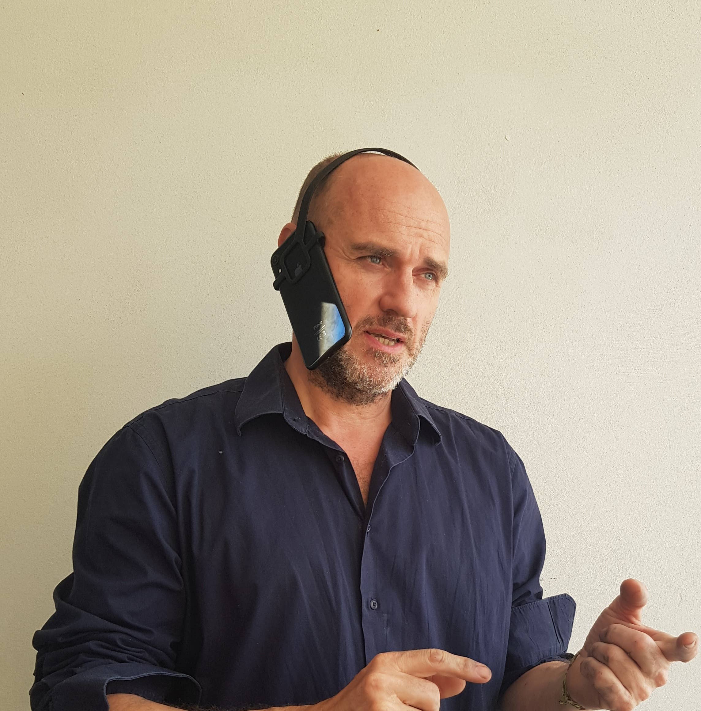 STILIC FORCE - La boutique du futur - Wholesale Phone/Tablet Stand - PHONEBOY - The multi-service hands-free headset.7