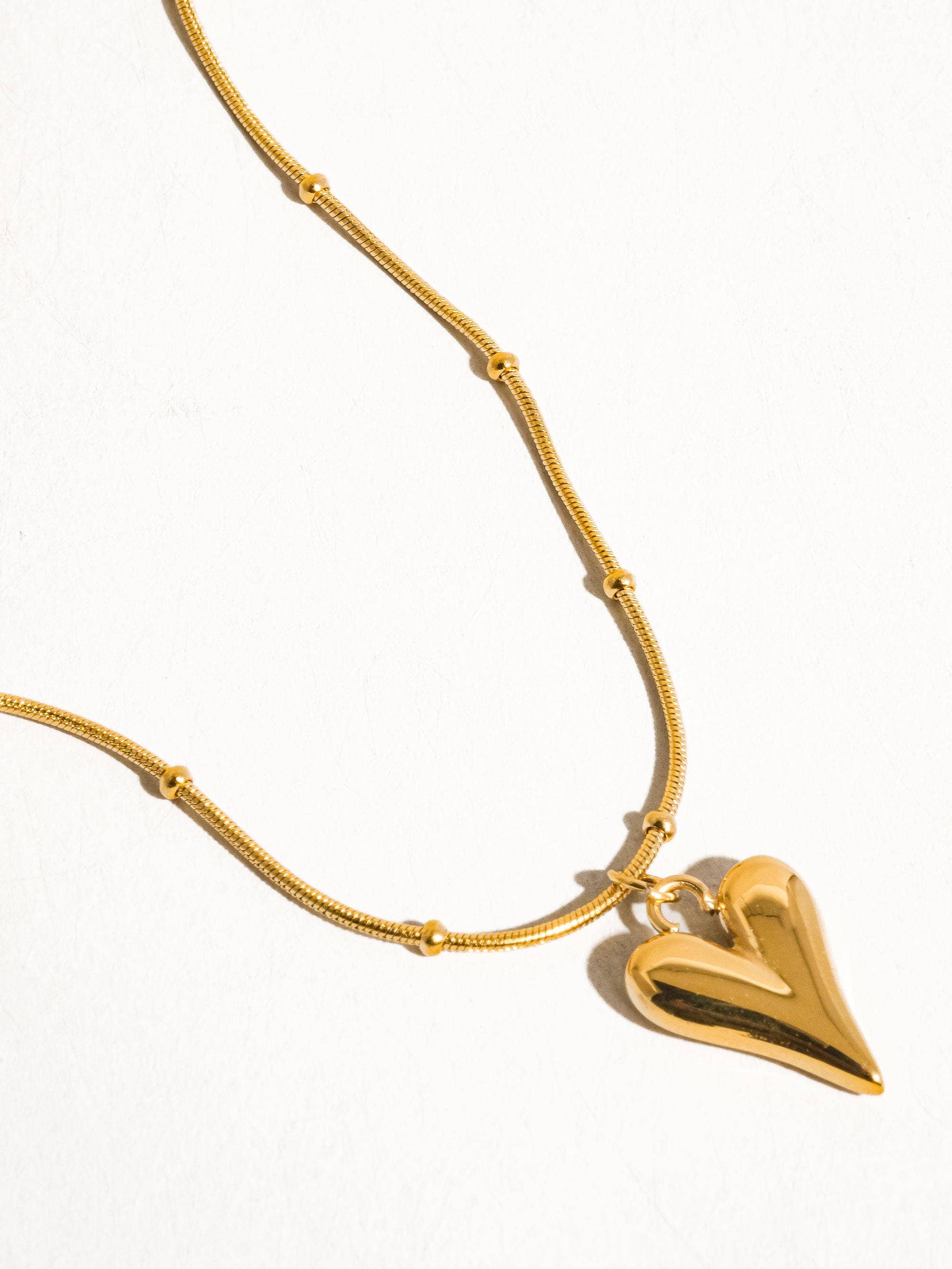 Bay 18K Gold Non-Tarnish Heart Necklace for wholesale on Faire1