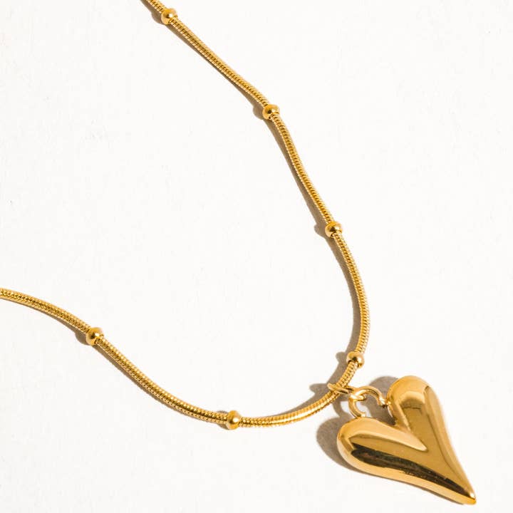 Bay 18K Gold Non-Tarnish Heart Necklace for wholesale on Faire1