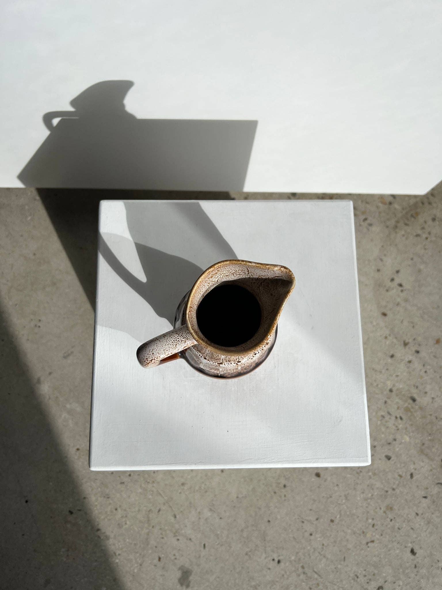 Office Objets – Objeto de mesa decorativo por atacado – Pequena jarra decorativa cerâmica vidrada com motivo de barril de cerveja33