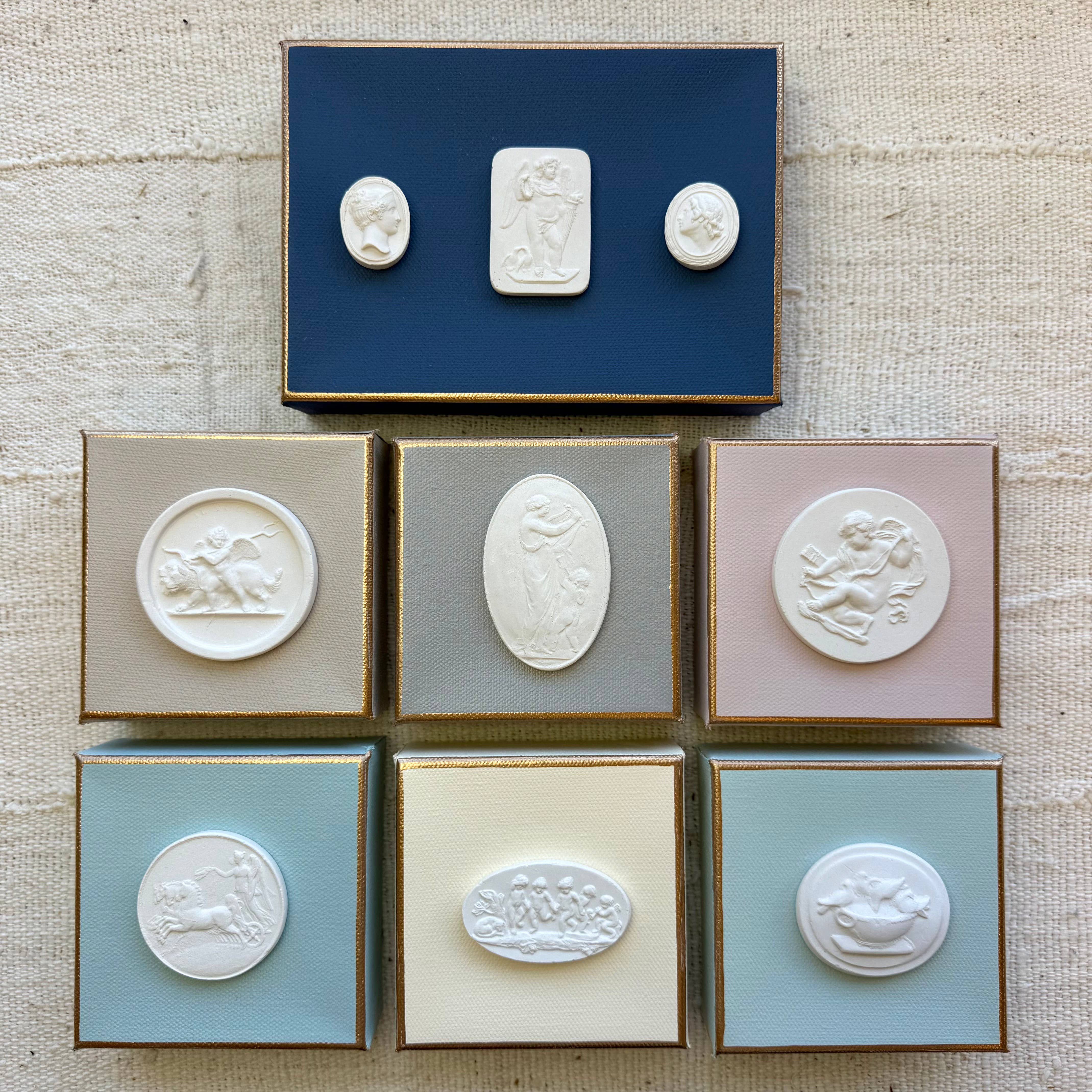 Ten Twenty Six Designs - Vente Décorations de table - Toile Intaglio 4x4 ou 5x7