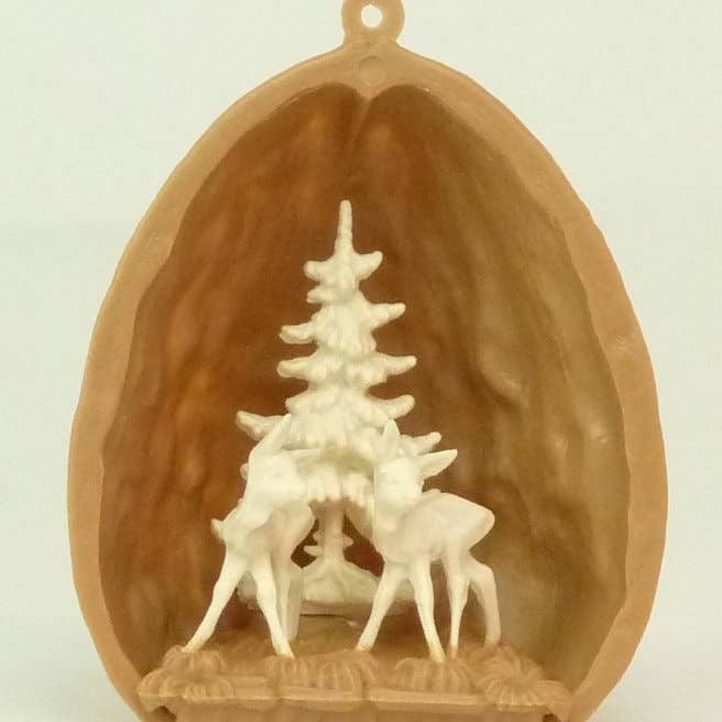 Walnut-SH Coquille de noyer avec deux cerfs - 203-3-137C en vente sur Faire6