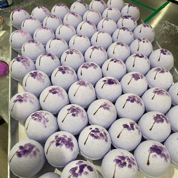 Yours Truly Bath Co - Wholesale Bruisbal/schuim - Bloeiende lila badbom1