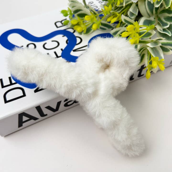 TheDivaSoap - Wholesale Hair Clip - Women's - Solid Color Plush Hair Clip Autumn Winter