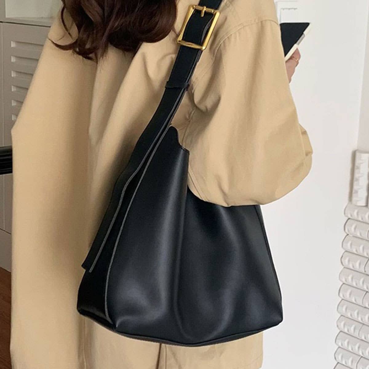 ACCITY - Wholesale Shoulder Bag - Women's - SIMPLE LEISURE BUCKET MESSENGER BAG_CWAB09647