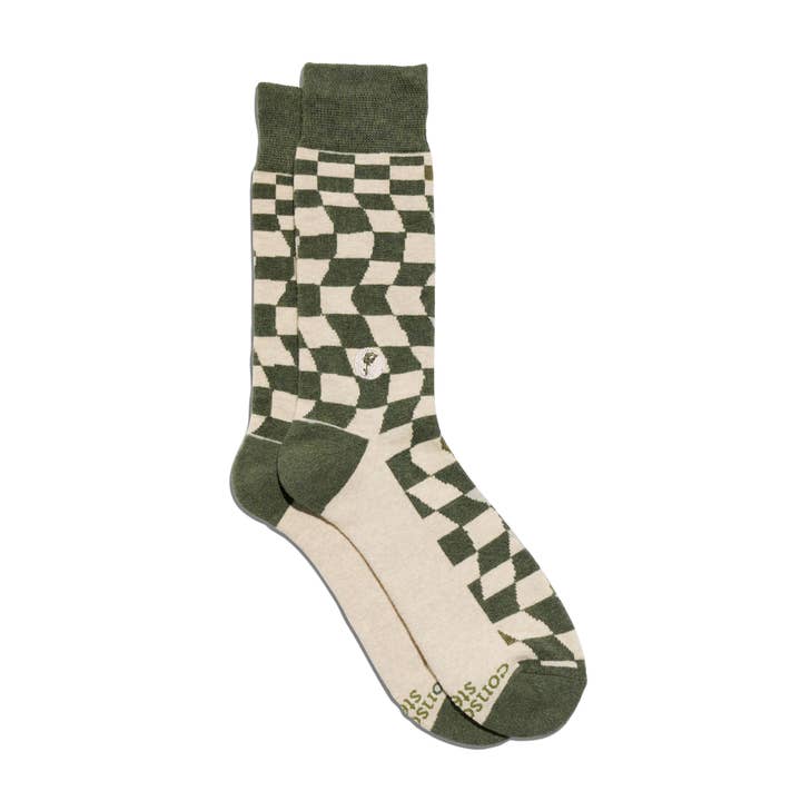 Socken, die die Gleichstellung der Frauen unterstützen (grün kariert) für den Großhandel von Conscious Step