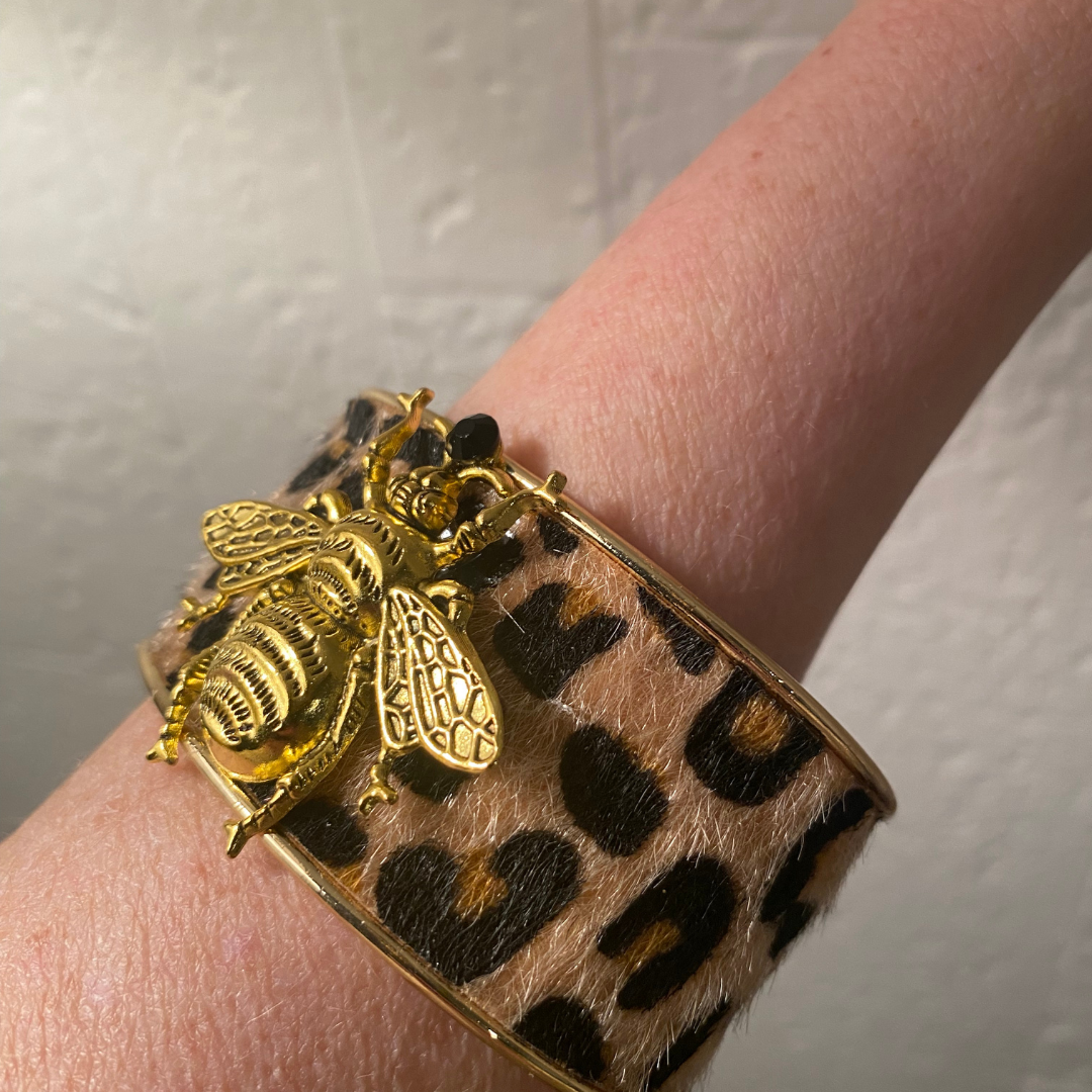 Anthologie, Co. - Wholesale Cuff Bracelet - Queen Bee Cuff Bracelet - Bee Embellished Bracelet11
