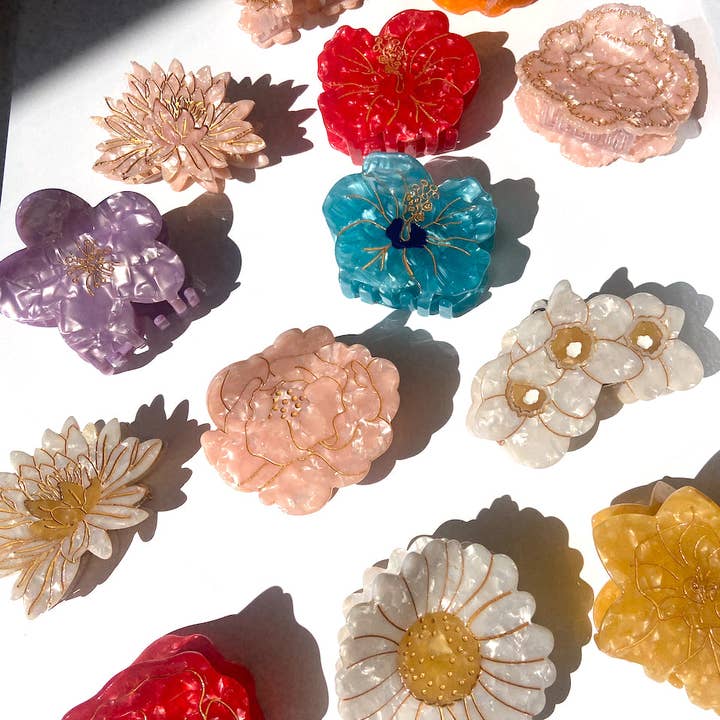Solar Eclipse - Wholesale Hair Clip - Women's - Hand-painted Carnation Flower Claw Hair Clip | January Birth