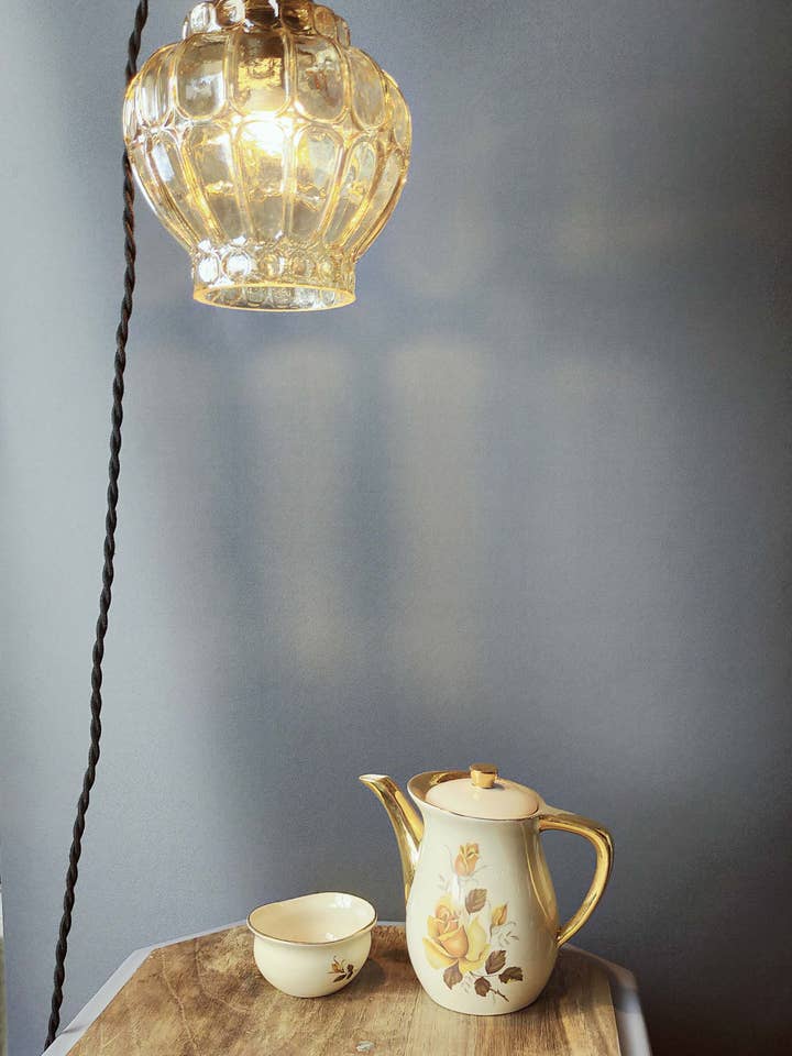 Golden crystal bulb lamp for wholesale by Le Siècle des Lumières