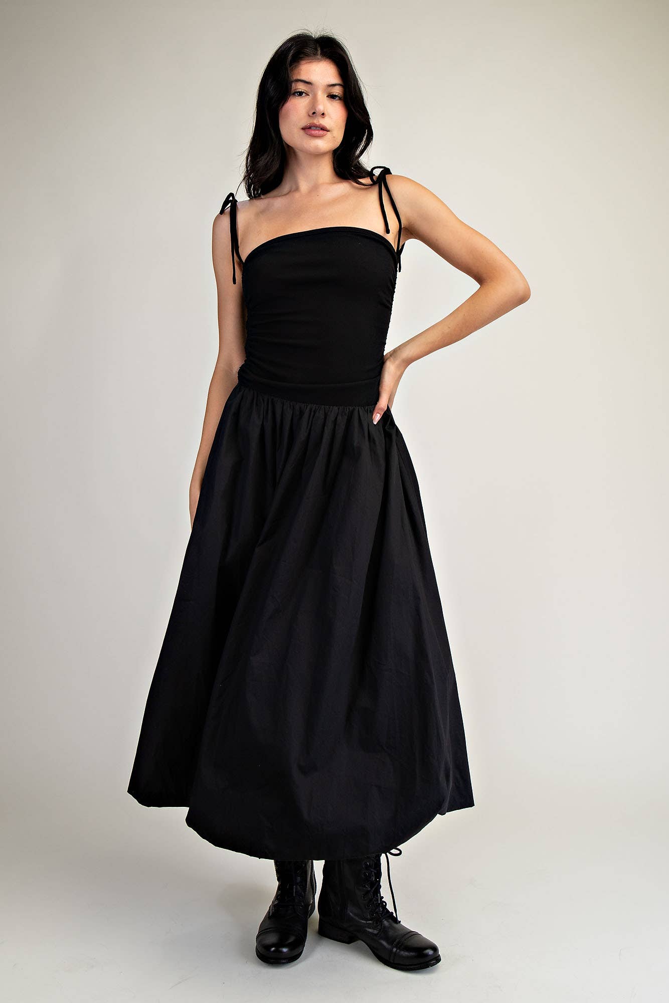 Blk Vestido midi con dobladillo abullonado y tirante anudado al hombro de venta al por mayor en Faire