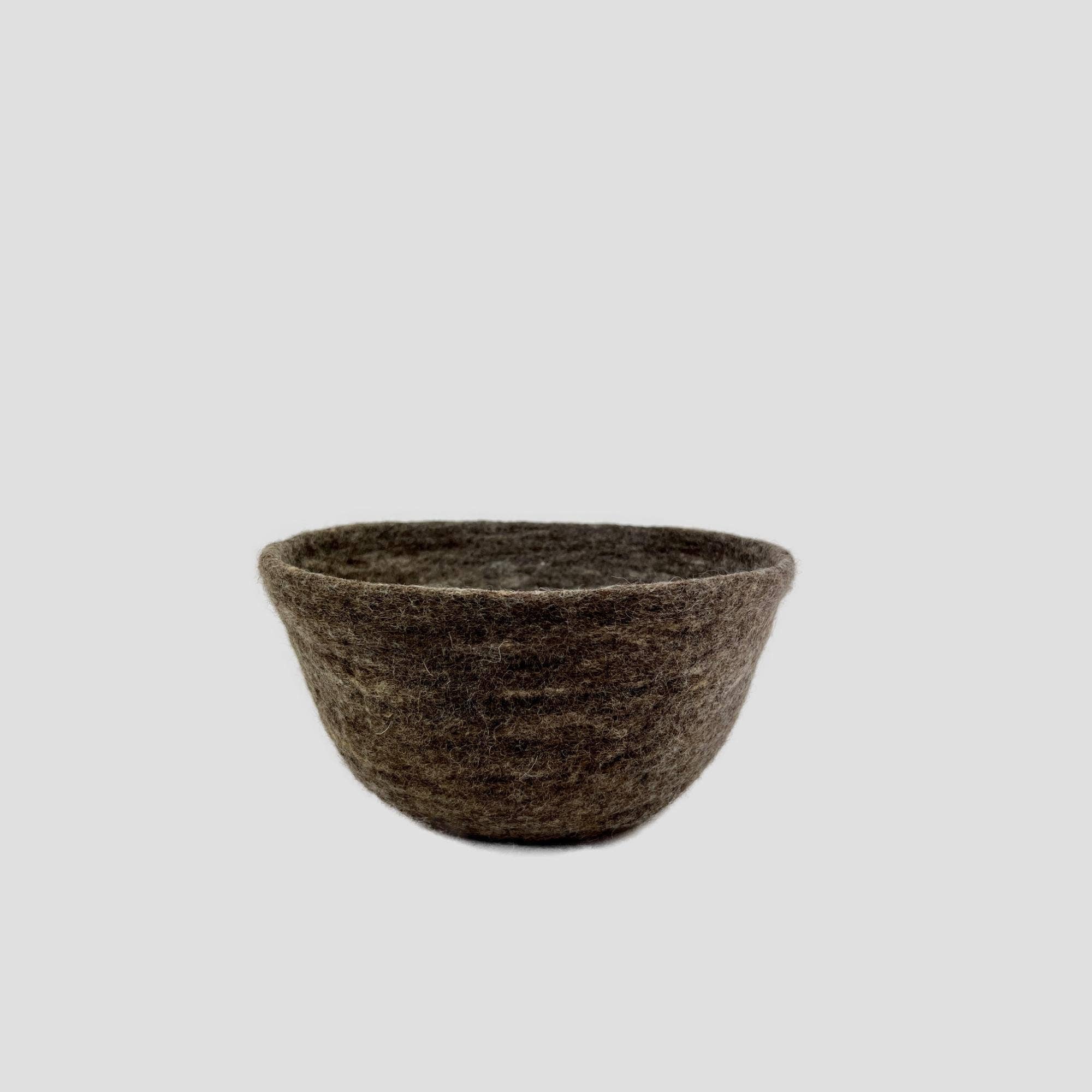 Feltiful - Wholesale Decorative Plate/Dish/Bowl - Wet Felted Dark Gray Bowl7