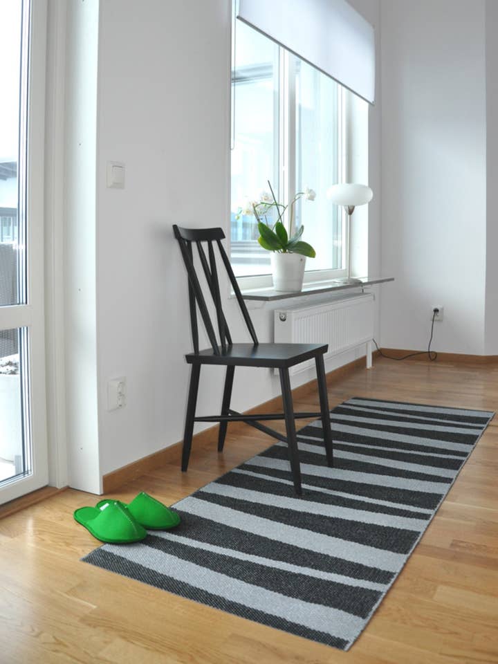 TAPPETO ÅRE GRIGIO/NERO 70x200 cm per la vendita all'ingrosso da parte di Sofie Sjöström Design