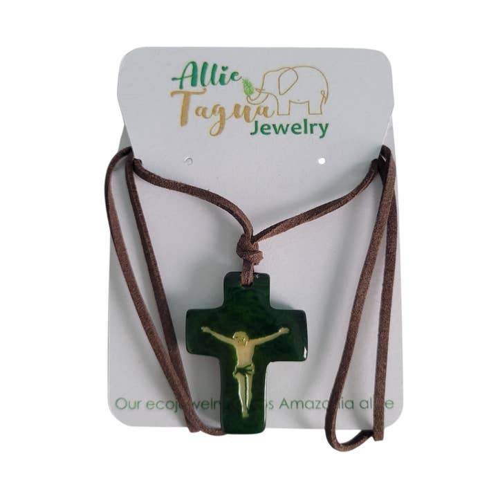 Collana unisex con crocifisso inciso in Gesù in noce di tagua. per la vendita all'ingrosso da parte di Organic jewelry by Allie