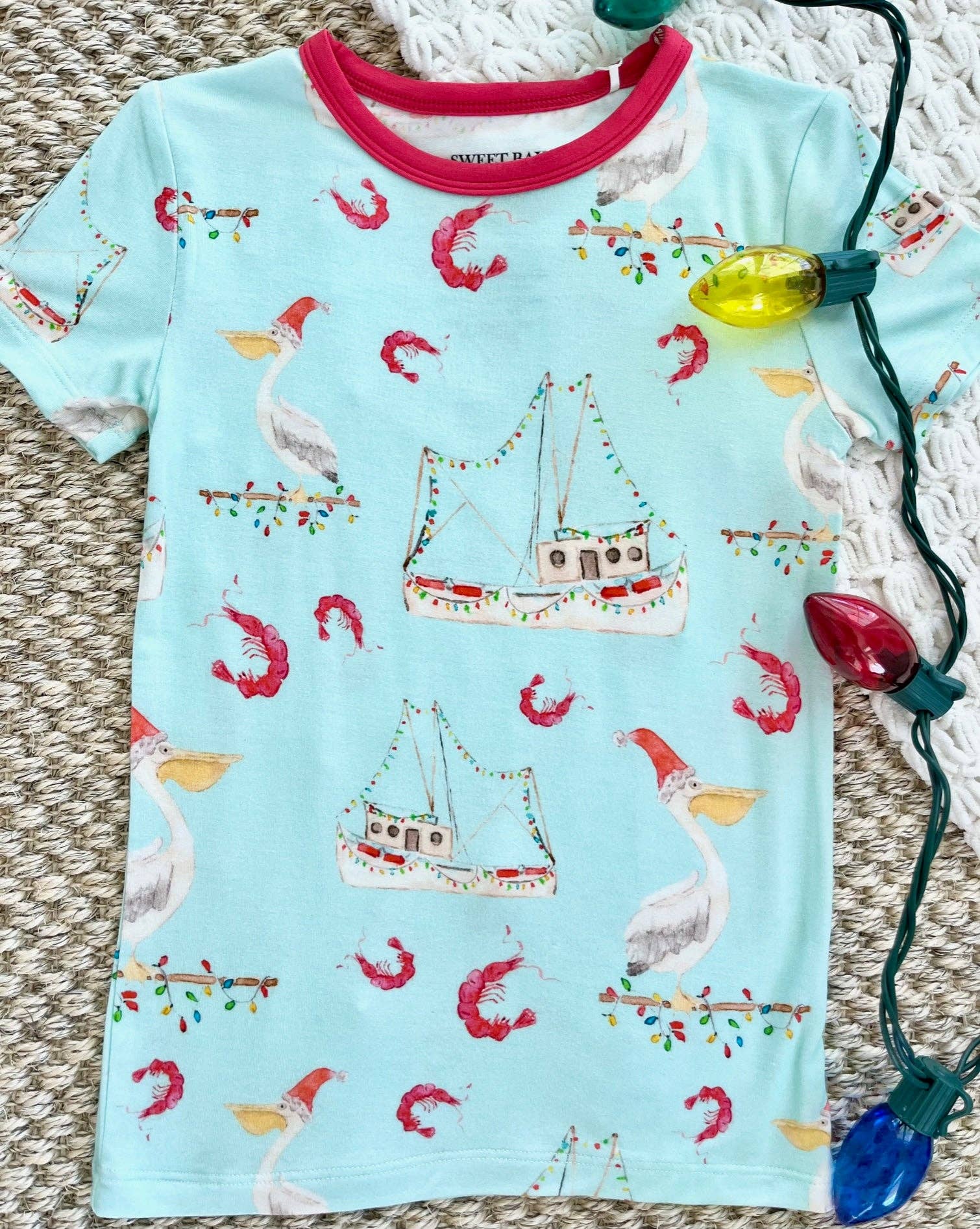 Sweet Bay Clothing – Engroshandel Pyjamasæt - Børn – Shrimp Boat Christmas To-delt pyjamasbuksesæt1
