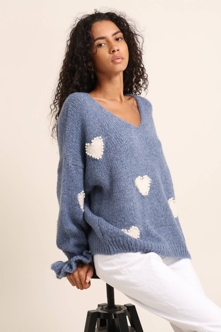 LÉA & LUC – wholesale Pullovertröja - Dam – Tröja med hjärtmönster och pärlor, V-ringad, dam18