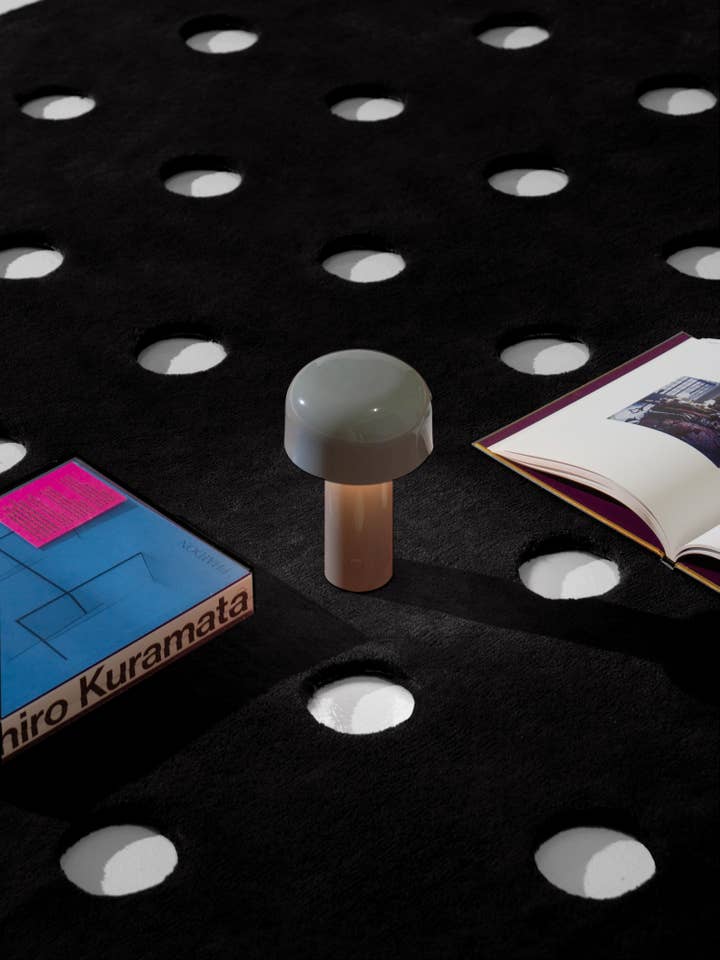 Tappeto perforato - Foro largo - Nero per la vendita all'ingrosso da parte di Bi-Rite