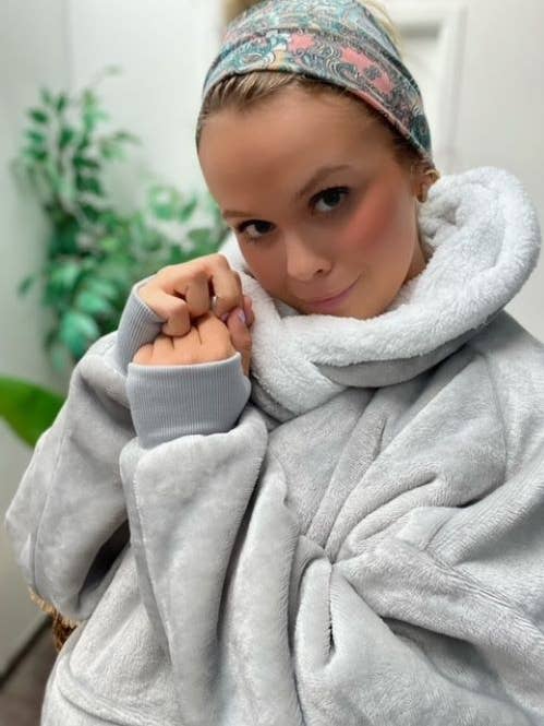 Felpa-Plaid IGLOO Grigio – Pigiama cocooning XXL KoKoon🌟🔥 per la vendita all'ingrosso da parte di KoKoon