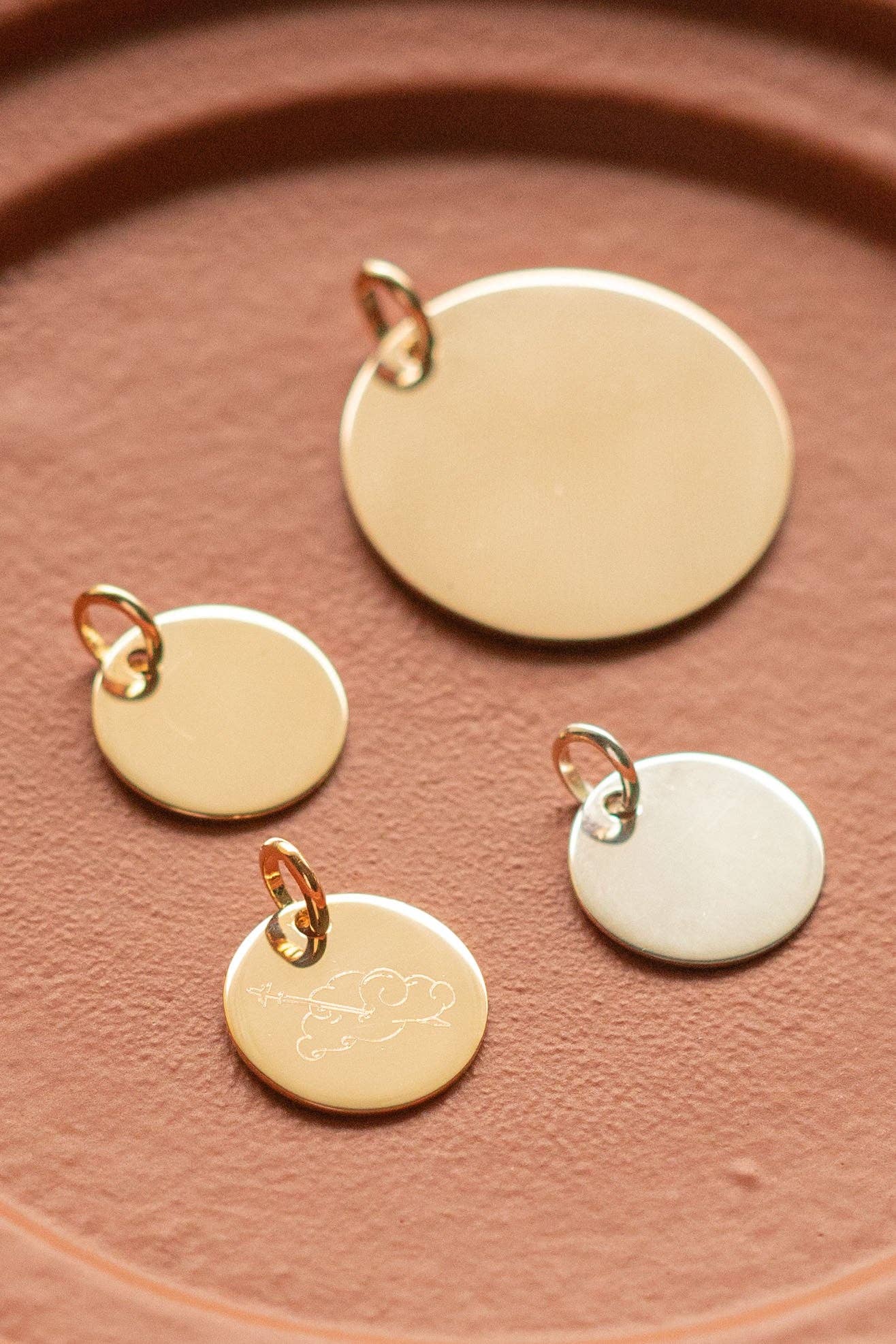 SIKA BIJOUX - Wholesale Individual Charm/Pendant - Elizabeth Engravable Medal - Silver4