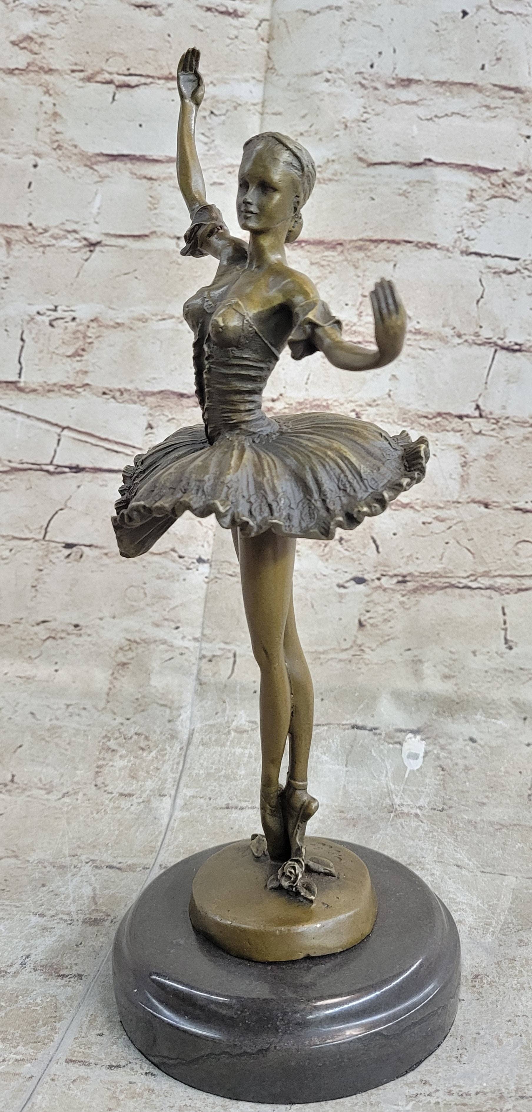 Bronzhaus - Wholesale Sculpture - Graceful Ballerina Ballet Wearing Tutu Dance Class Dancer Bronze Sculpture Decor3