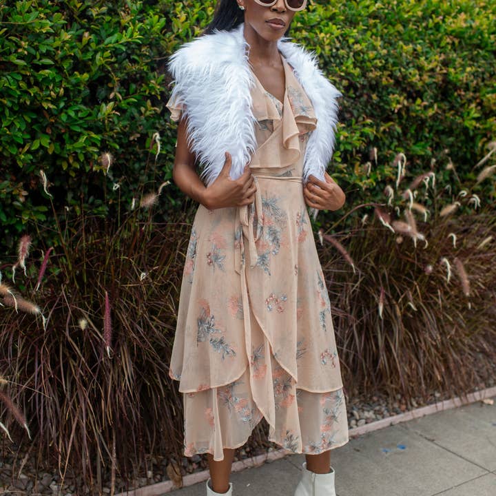 Jennafer Grace – Wrap - Mulher por atacado – Gola de pele sintética Penny Blanc