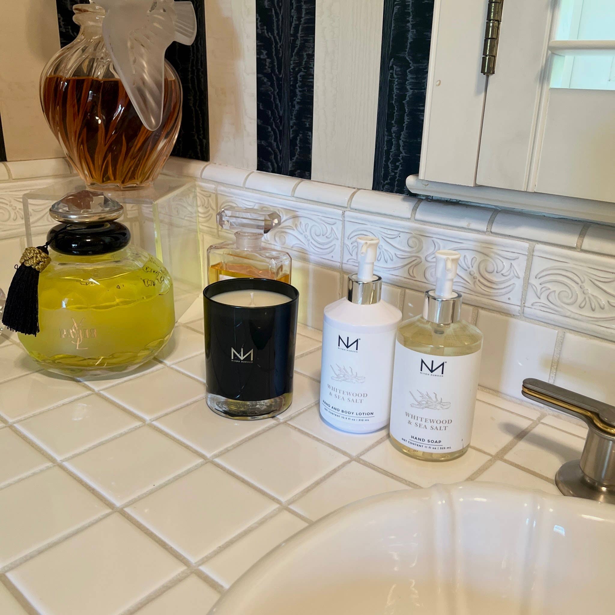 NIVEN MORGAN - Wholesale Jar/Filled Candle - WHITEWOOD & SEA SALT - Candle1