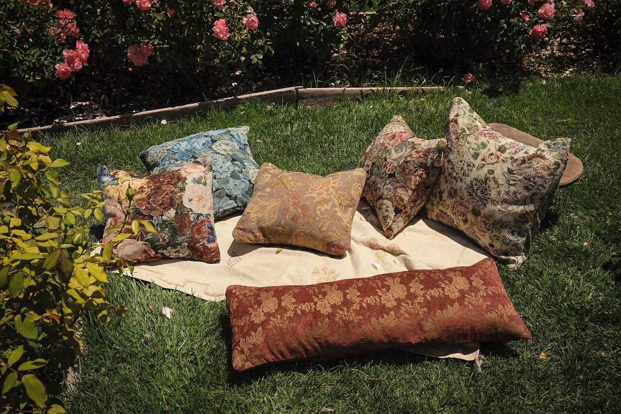 Twenty Third by Deanne - Wholesale Throw/Decorative Pillow - Manon Reversible Tapestry Pillow10