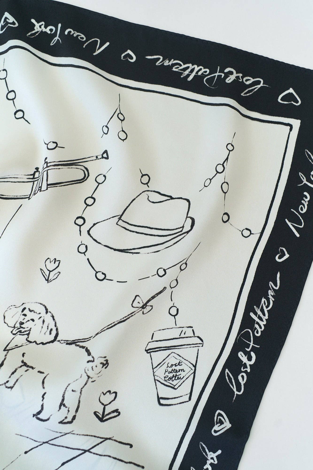 Bianco e Nero Foulard in seta « New York in Sketches » - Bianco e nero in vendita all'ingrosso su Faire4