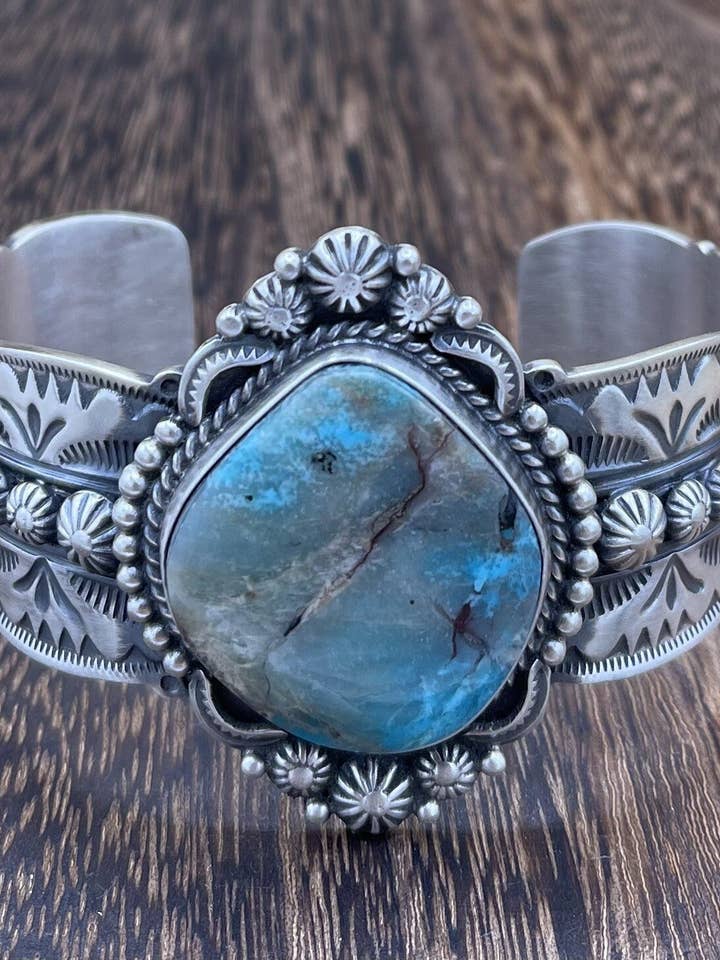Infödd amerikansk Navajo handgjord silver Smokey MT. Turkos manschettarmband Bennie för wholesale av Native City Jewelry