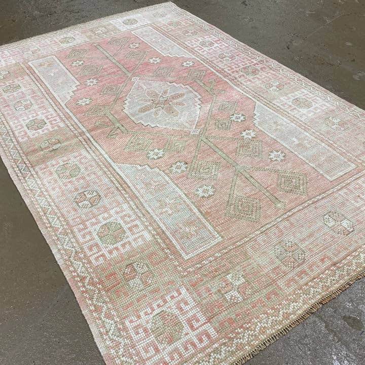 Vintage Loomz - Wholesale Area Rug - Pastel Vintage Turkish area rug | 4.0 x 6.01
