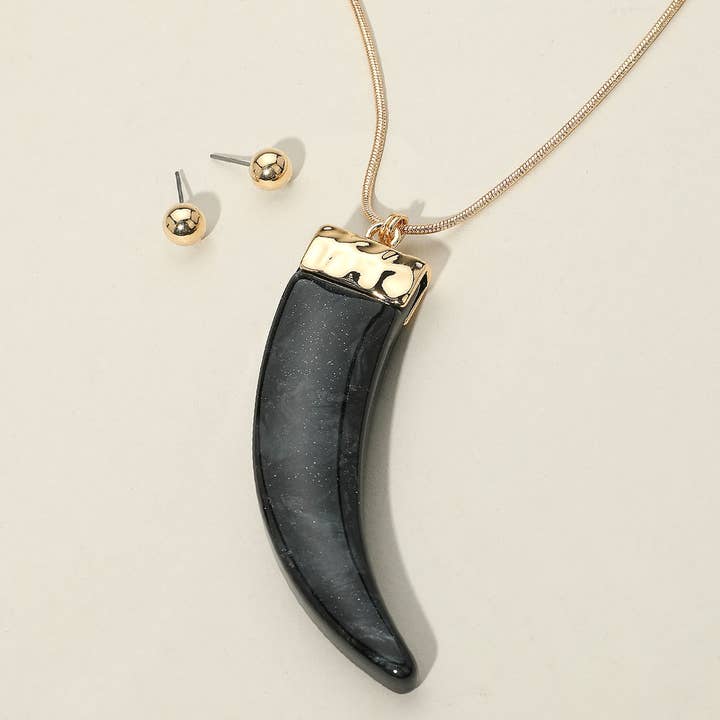 Sensibling Corp. - Wholesale Pendant/Charm Necklace - Marbled Resin Horn Pendant Long Necklace1