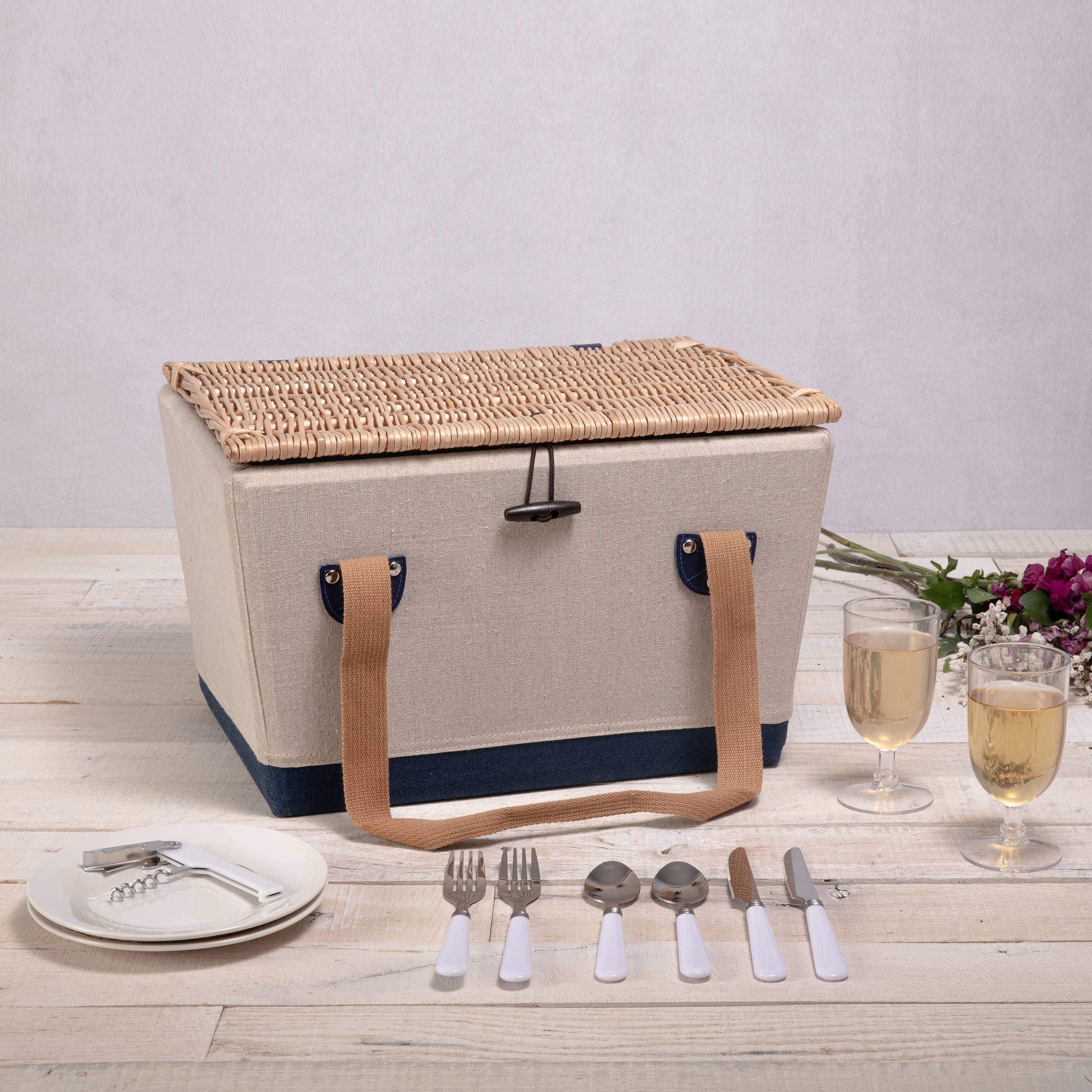 Beige Canvas with Navy Blue Accents Boardwalk Picnic Basket for 2 for wholesale on Faire11
