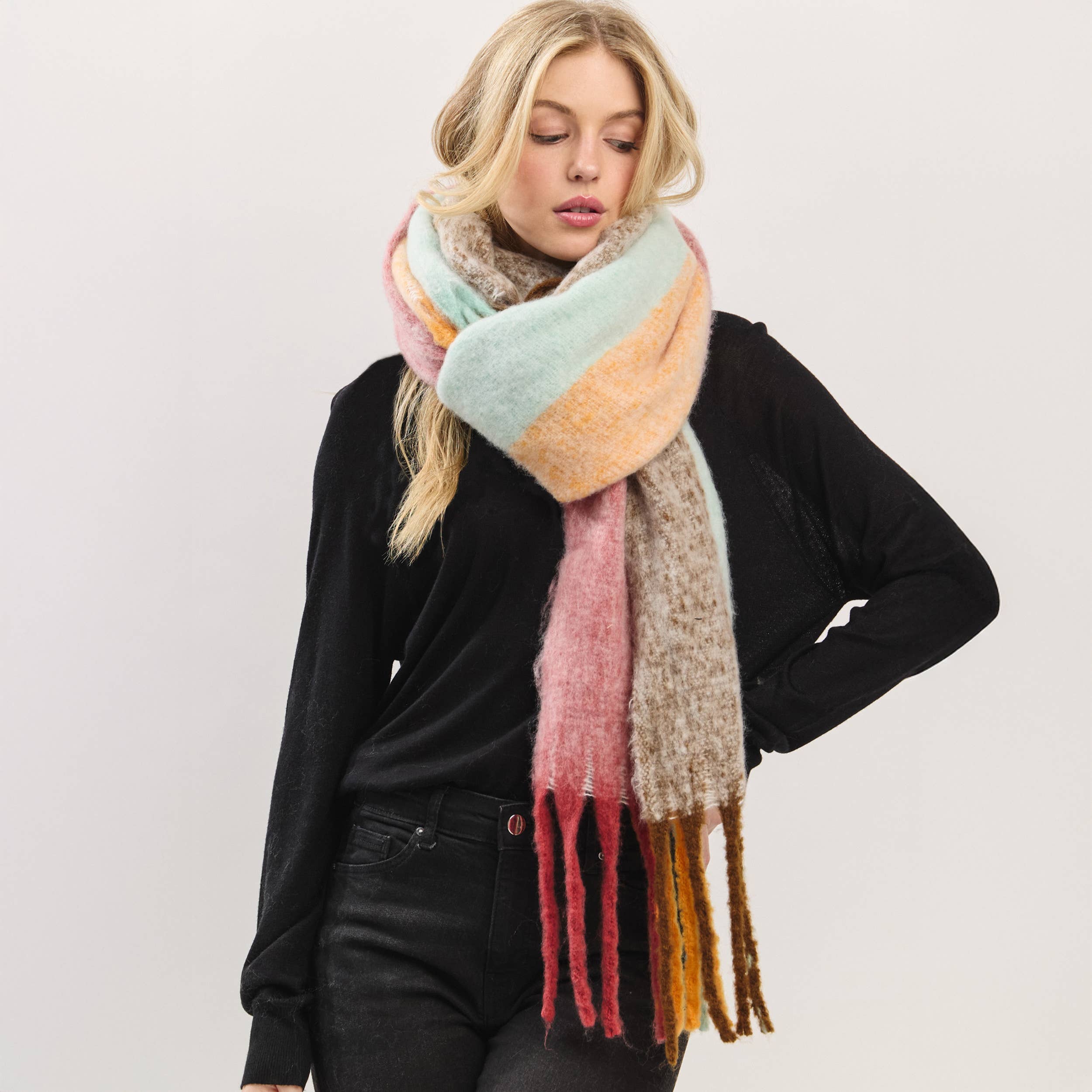 Hana – Cachecol - Mulher por atacado – Cachecol com Franjas de Bloco de Cor Sólida Escovada5