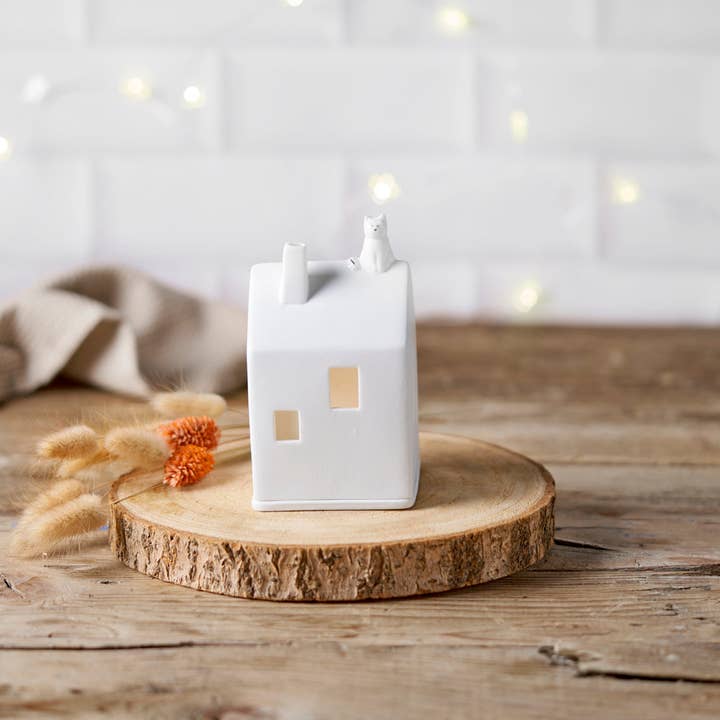 Räder - Wholesale Decorative Tabletop Object - Porcelain Stories Village House with Cat - 5.1"